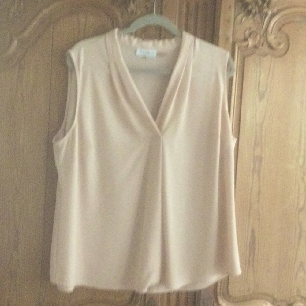 Poly sleeveless shell